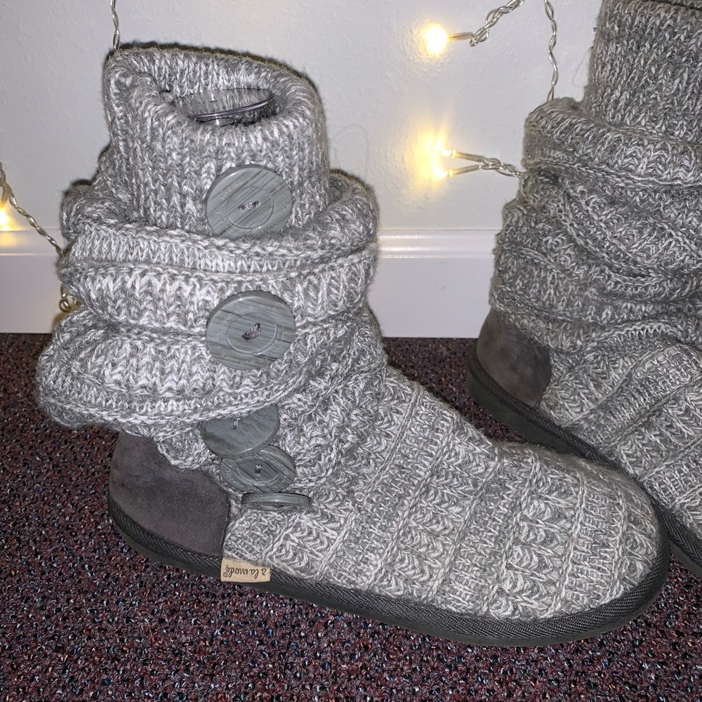 Knit Slippers - Picture 2 of 6